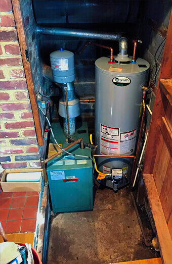 https://plumberwelshpool.com.au/uploads/2025/06/hot-water-189087.jpg