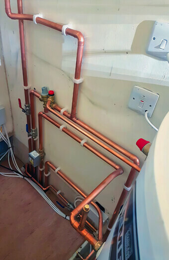 https://plumberwelshpool.com.au/uploads/2025/06/hot-water-301986.jpg